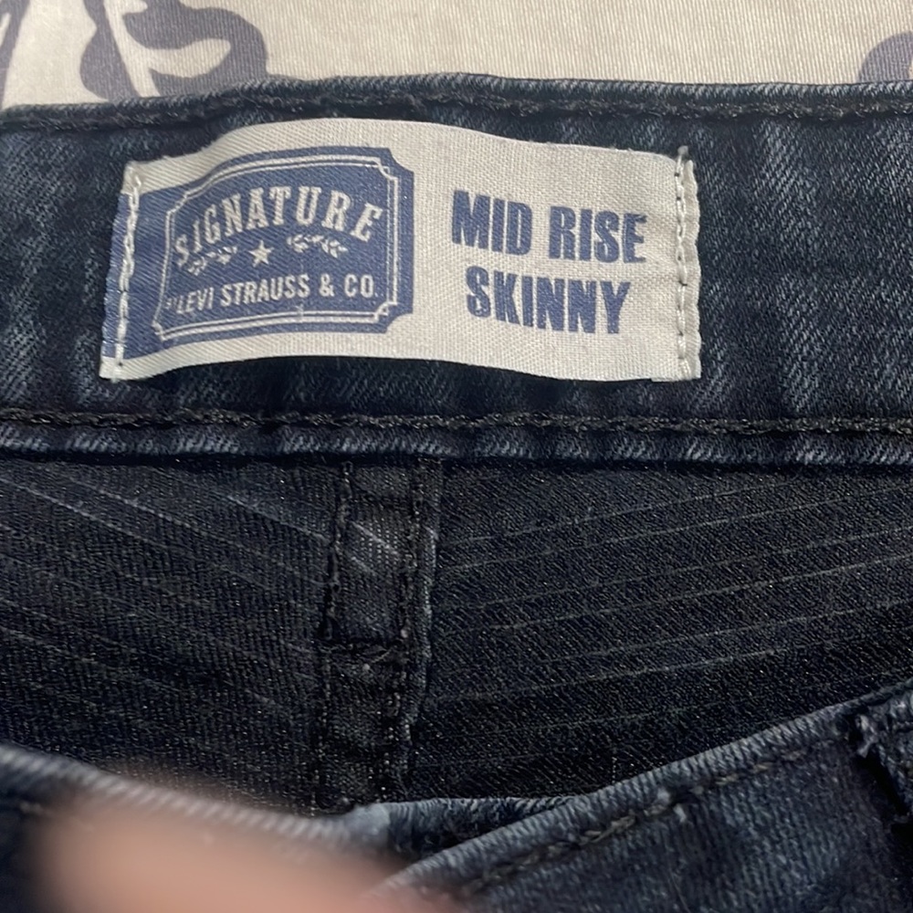 Women’s Jeans Brand: Signature by Levi’s Size:6 - Picture 5 of 6